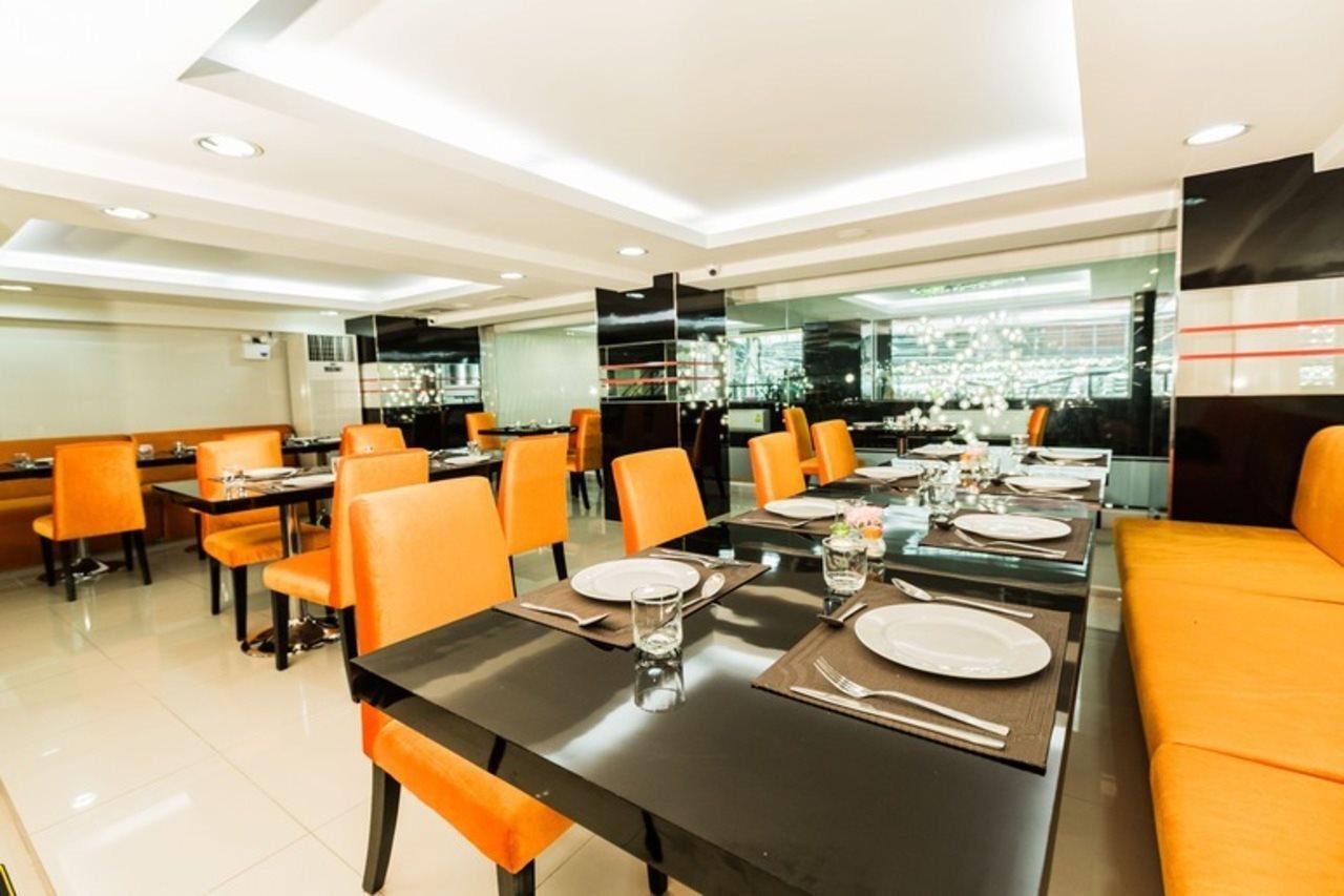 Le Touche Hotel Bangkok Kültér fotó