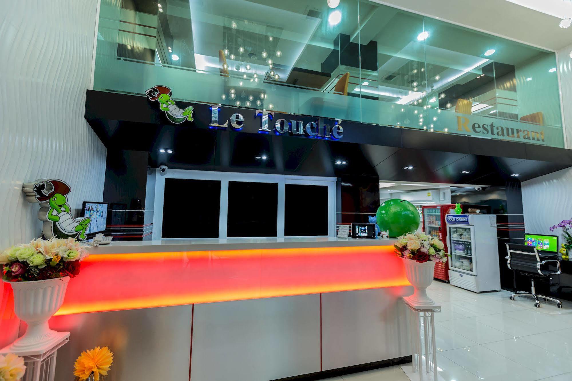 Le Touche Hotel Bangkok Kültér fotó