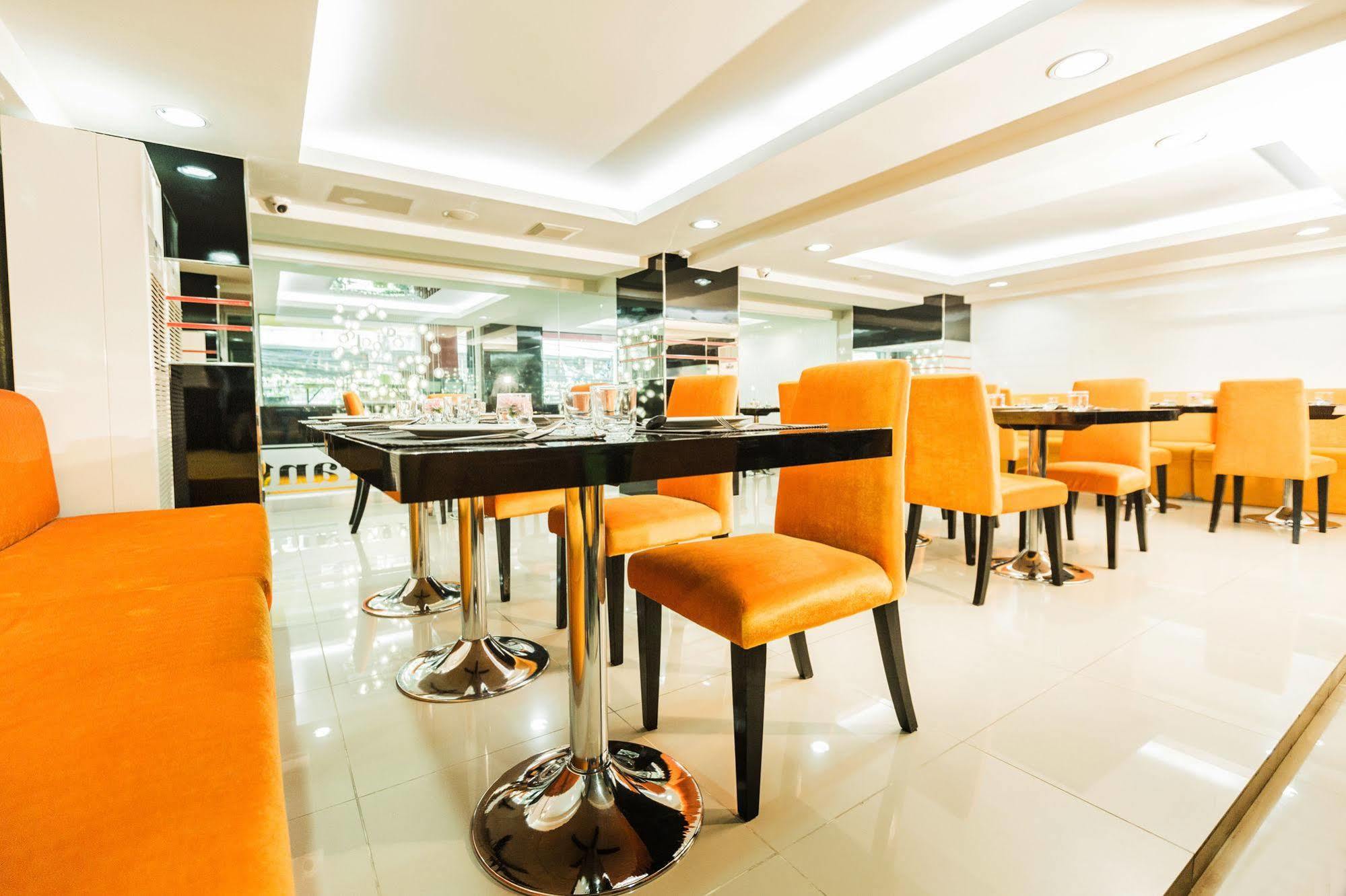 Le Touche Hotel Bangkok Kültér fotó