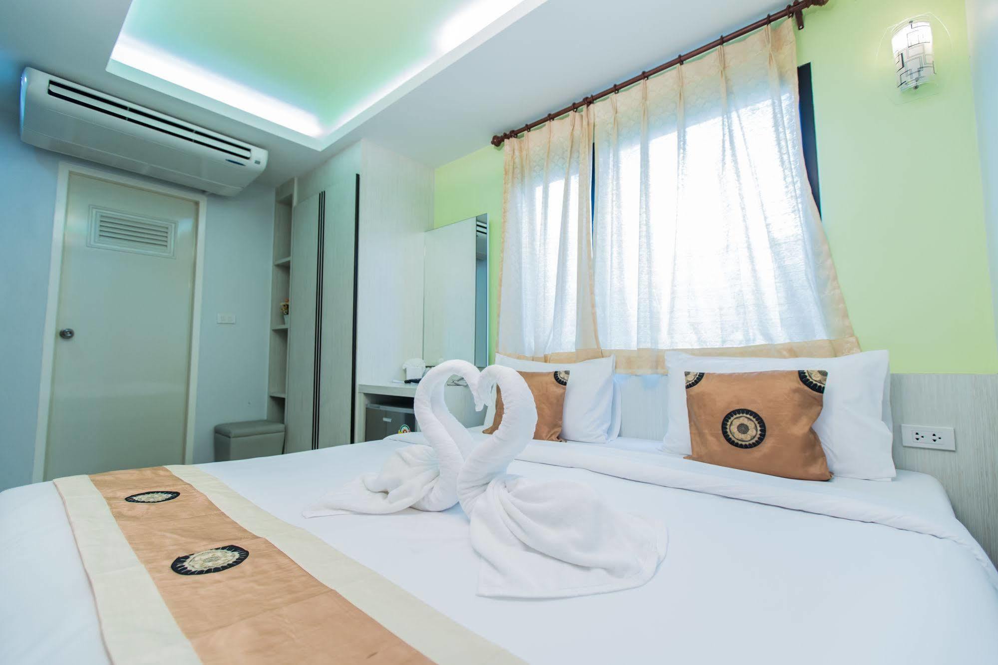 Le Touche Hotel Bangkok Kültér fotó