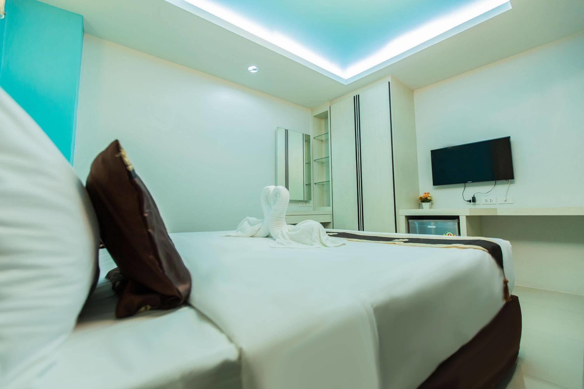 Le Touche Hotel Bangkok Kültér fotó