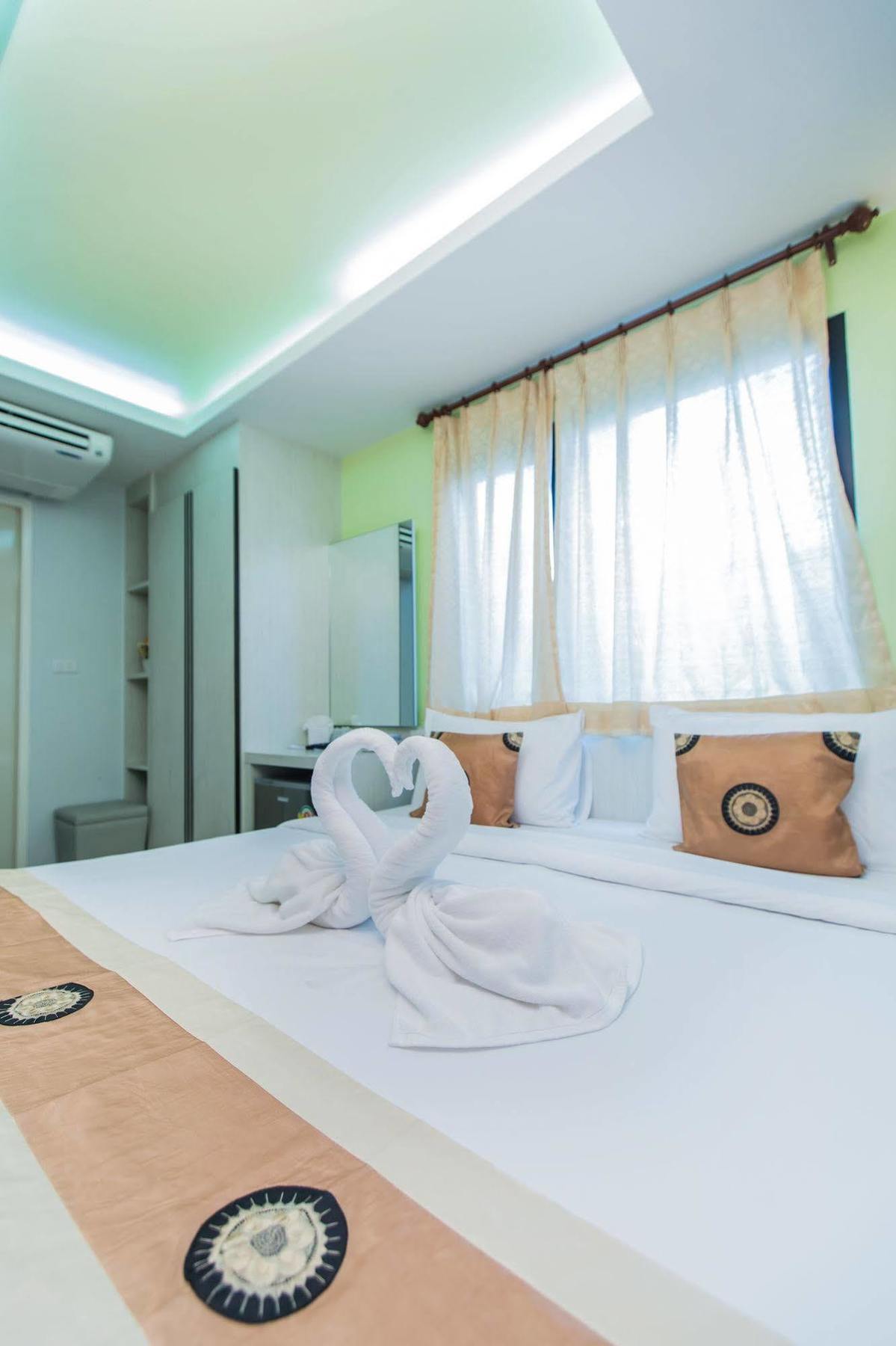 Le Touche Hotel Bangkok Kültér fotó