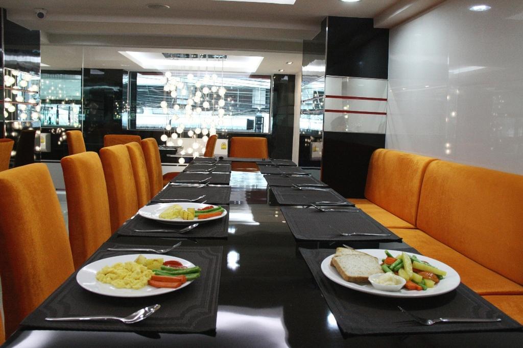 Le Touche Hotel Bangkok Kültér fotó