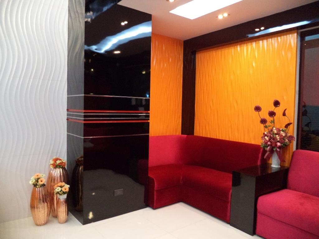 Le Touche Hotel Bangkok Kültér fotó