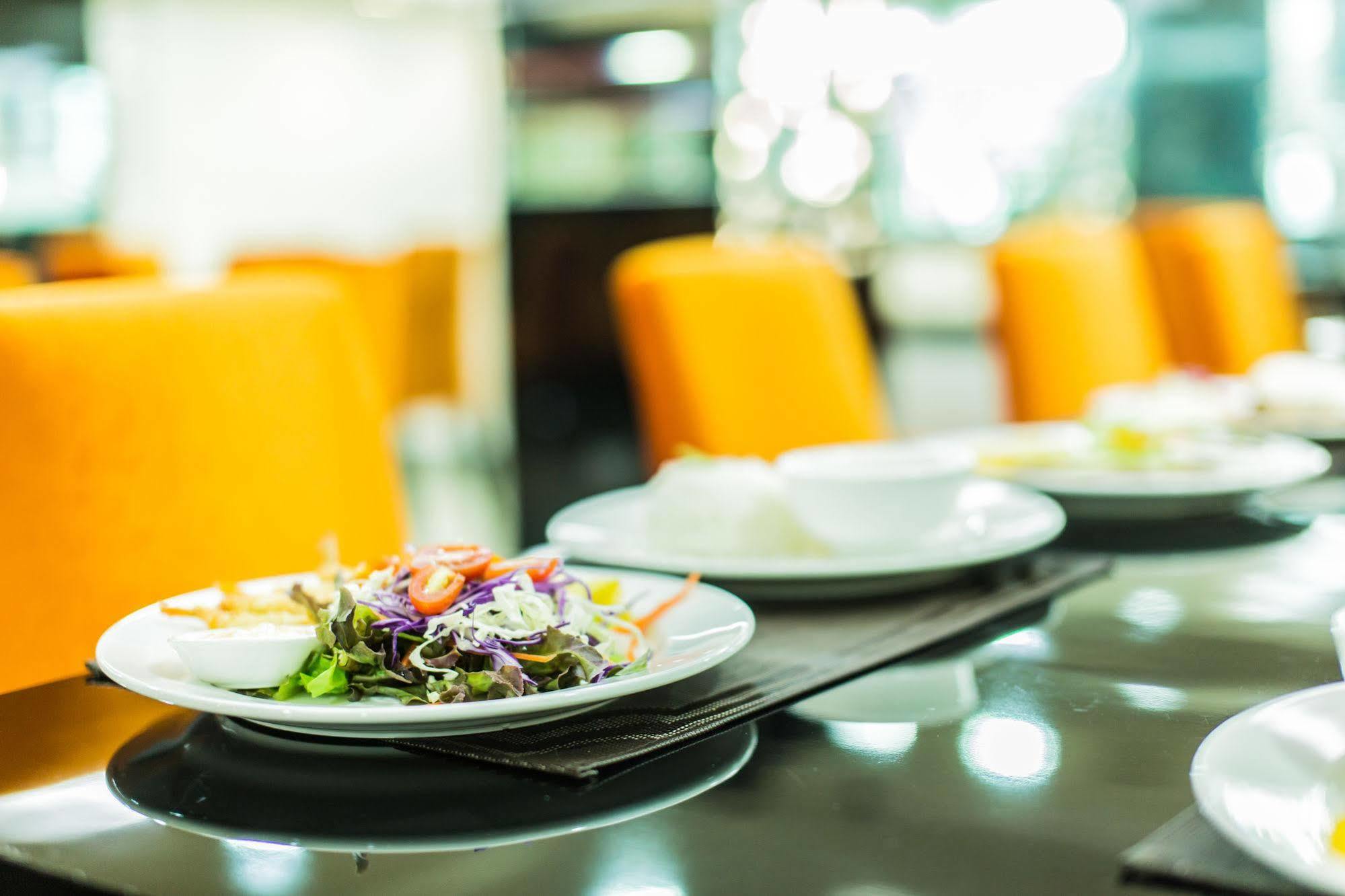 Le Touche Hotel Bangkok Kültér fotó